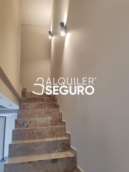 Foto fa566660-cb8c-481e-bad5-542370d6ddb3. Alquiler chalet  c san juan en Jun