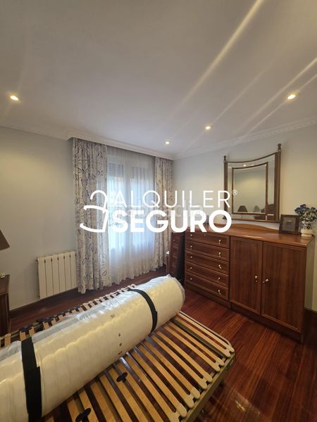 Foto 0d92dbbd-09f4-41cd-832d-24ab8e2387e4. Alquiler piso  c hurtado amezaga en Zabalburu Bilbao