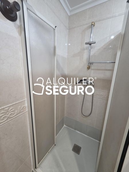 Foto 4f453e59-b056-42b5-82ce-55ddcadeb971. Alquiler piso  c hurtado amezaga en Zabalburu Bilbao