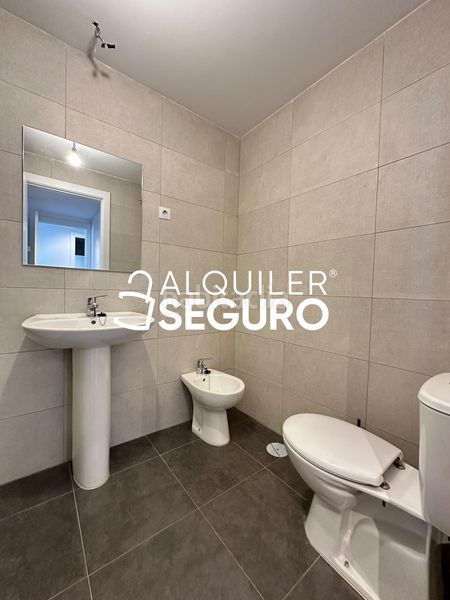 Foto b83fa649-a641-44e3-901c-f1e4e1037998. Lloguer pis amb calefacció aparcament piscina a El Cañaveral Madrid