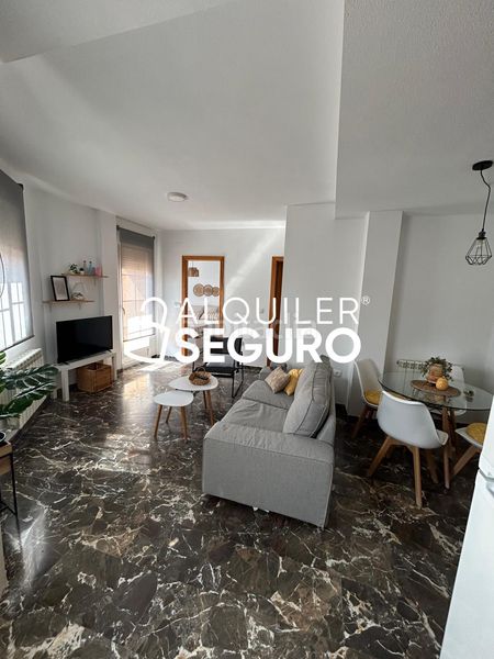 Foto 1e2f9056-dacb-4c58-83c2-3e47af381583. Miete etagenwohnung mit heizung in Avda. De los Ogíjares Armilla