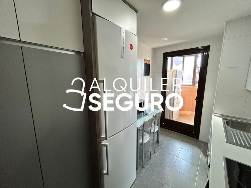 Foto 0c2270bb-e8ac-4082-8103-57f2a094781d. Miete etagenwohnung mit heizung parking pool in Palomeras Sureste Madrid