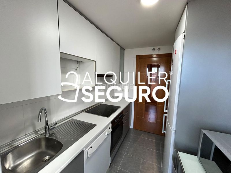 Foto 6cbe74c9-dfbb-42e3-84dd-6cb9df424619. Miete etagenwohnung mit heizung parking pool in Palomeras Sureste Madrid