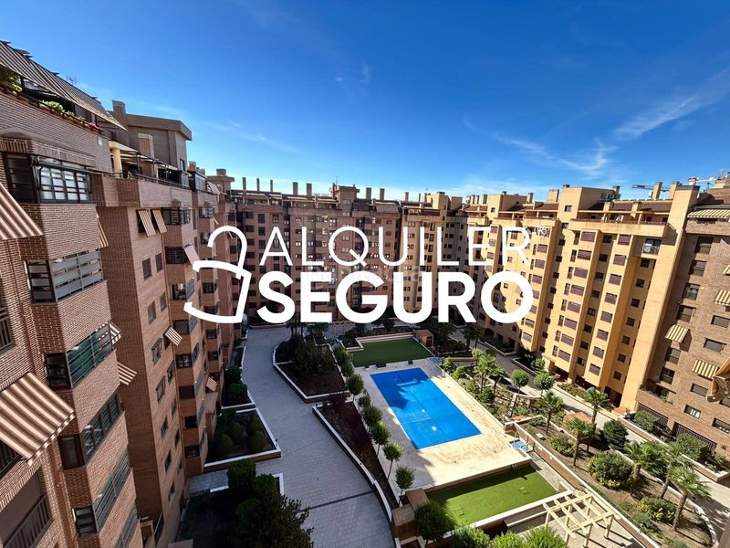 Foto 941bdfb5-c04f-4751-9344-0b5bdf49b718. Miete etagenwohnung mit heizung parking pool in Palomeras Sureste Madrid