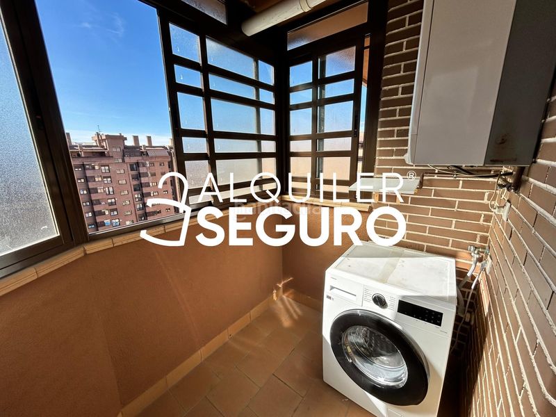 Foto ed5273bb-a931-4c69-9701-14775104558e. Miete etagenwohnung mit heizung parking pool in Palomeras Sureste Madrid
