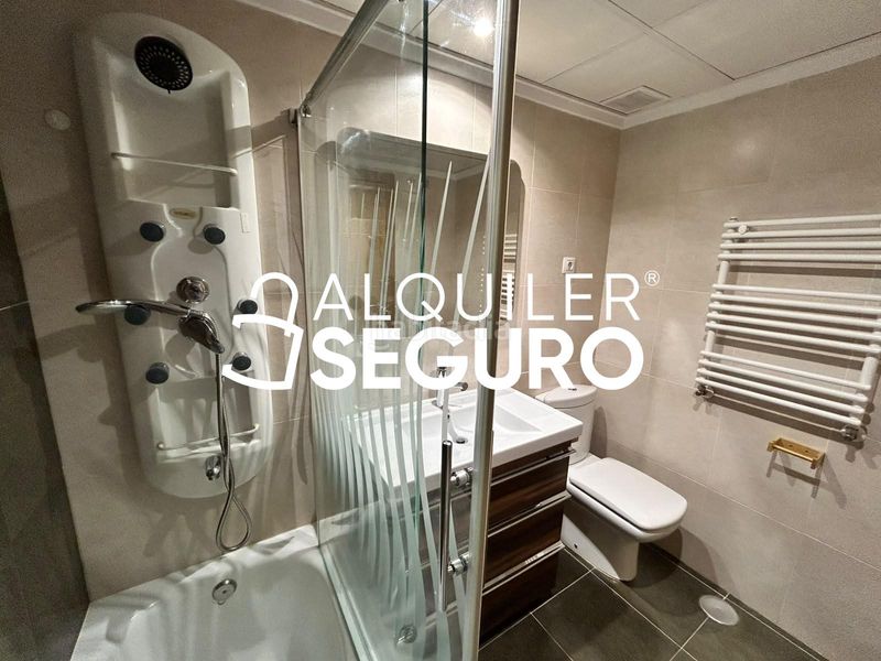 Foto f9e16190-4474-4524-b7b3-ea5a74384b9c. Miete etagenwohnung mit heizung parking pool in Palomeras Sureste Madrid