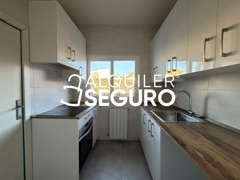Foto 06ec8e84-20bf-409e-b177-64be5dcc2198. Alquiler chalet  av. meridiana en Alpedrete