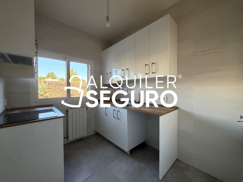 Foto 22ac77fd-3278-4696-a7e6-5d35f6902ed8. Alquiler chalet  av. meridiana en Alpedrete