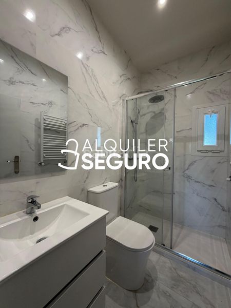 Foto 40a2e3cc-0ca5-4311-9442-5280a671fba0. Alquiler chalet  av. meridiana en Alpedrete