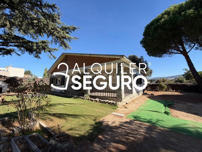 Foto 5a3c609a-44f6-4923-b6c9-5cbddcef85f2. Alquiler chalet  av. meridiana en Alpedrete