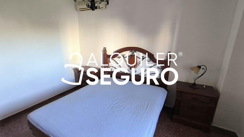 Foto 570edb6f-1bfd-4df9-bb33-2ddd739ee95d. Rent flat with parking in Centro Montequinto