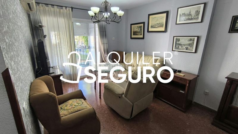 Foto 950c5bab-e169-4028-a434-bda5cbd05444. Rent flat with parking in Centro Montequinto