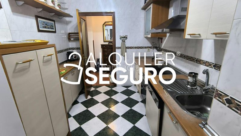 Foto b3c6e51e-a133-460d-ae02-6e76173ff079. Rent flat with parking in Centro Montequinto