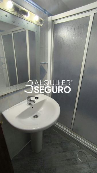 Foto bdf5e0f6-5919-4656-ab62-d11fc6b80bab. Rent flat with parking in Centro Montequinto
