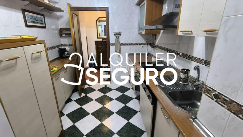 Foto ce3d064a-36a0-44e1-8b27-ffe44abb5e61. Rent flat with parking in Centro Montequinto