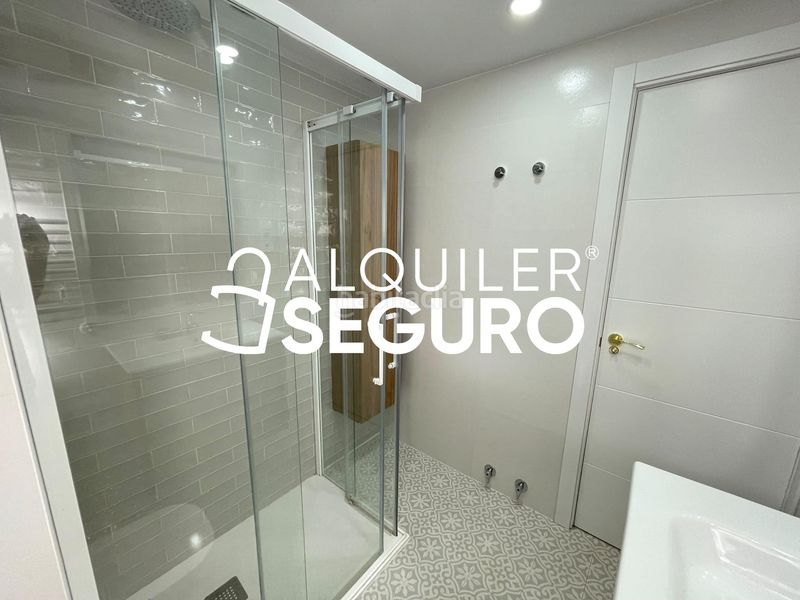 Foto e86e1316-70ae-4f6d-8607-e653952b1481. Alquiler piso  c de blas cabrera en Las Águilas Madrid