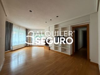 Rent Flat  Cañada real. Piso c cañada real colmenarejo