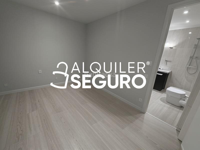 Foto 4ac8f2ab-91fe-4edd-aff4-5356457267bb. Alquiler oficina  laietana en Gòtic Barcelona