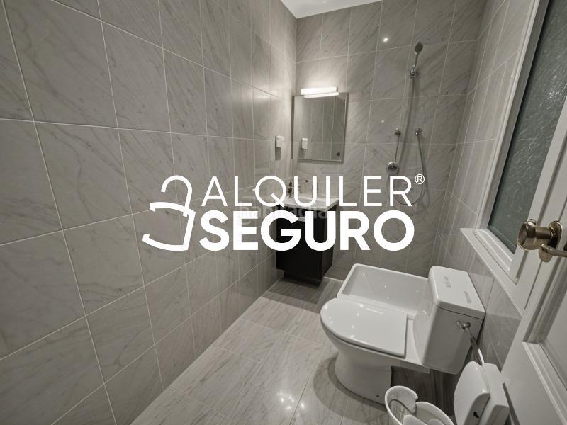 Foto 7f86f915-0db0-42d3-add5-abfcdeb3b709. Alquiler oficina  laietana en Gòtic Barcelona