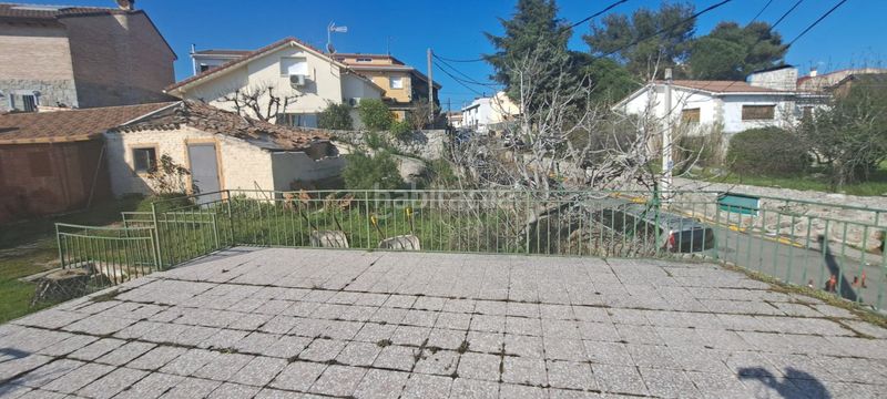 Foto df18a450-6c7a-4c89-9d41-d6f582b69897. Terreny residencial a Valdemorillo pueblo Valdemorillo
