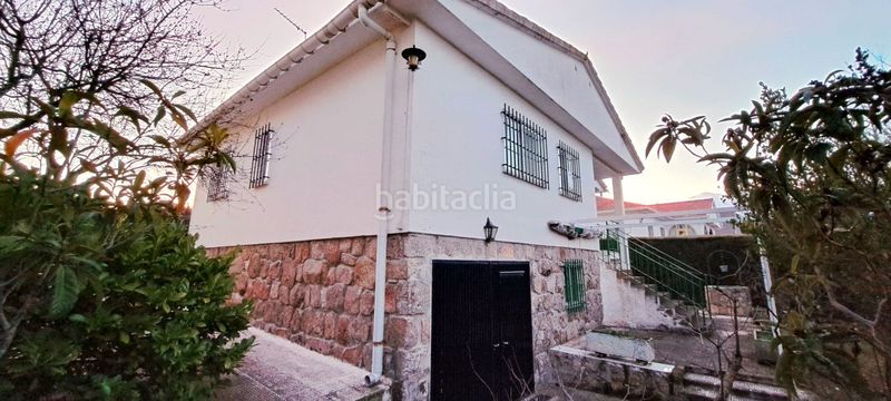 Foto b66b2851-dd2c-4dbe-aff0-198909261b2c. Xalet amb calefacció a Valdemorillo pueblo Valdemorillo