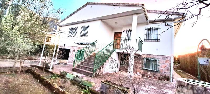 Foto dbedb814-6c1f-4a0f-b8b7-180854b8a362. Chalet con riscaldamento in Valdemorillo pueblo Valdemorillo