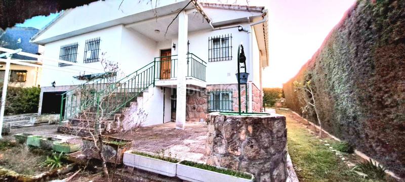 Foto ee696951-52ec-4d62-ac72-fc02c0200274. Chalet con riscaldamento in Valdemorillo pueblo Valdemorillo