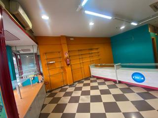 Lloguer Local Comercial en Humanes de Madrid. Local en alquiler en centro.