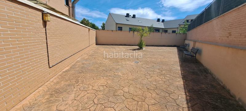 Foto 8f2482e7-c18a-42d9-b949-445479f43bc4. Alquiler dúplex duplex en alquiler , 3 dormitorios. en Brunete