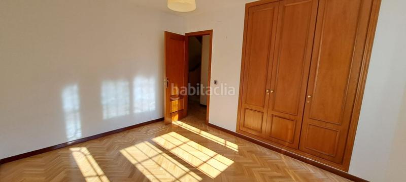 Foto 600bee99-8187-410e-ab02-07309fe7b371. Chalet mit heizung parking in Brunete