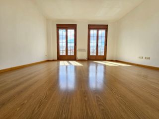 Duplex  Martires. Duplex en venta en centro urbano, 3 dormitorios.