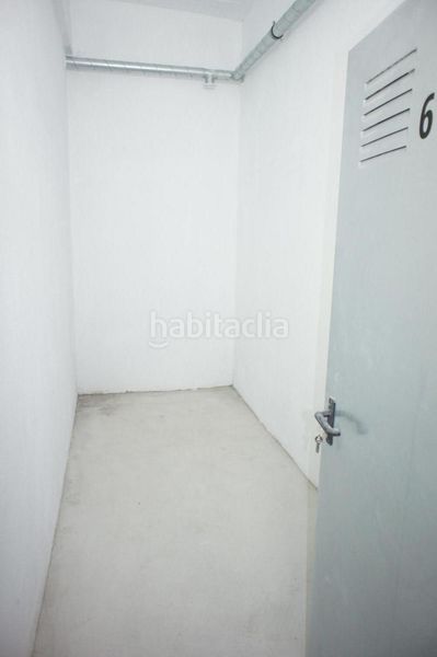 Foto af9deced-e835-415a-9a45-8e35e8756bc9. Parking voiture dans Lasesarre Barakaldo