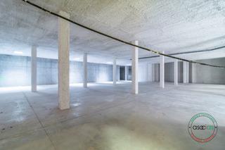 Locale commerciale in Oviedo - calle la estrecha 11. Venta local lado huca 900 m2  mas 400 m2 aparcamiento privado ca