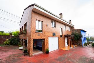 Maison à Gijón - camin de la carbayera 15. Venta casa con parcela travesia carbayera nuevo roces gijon 420.