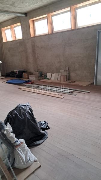 Foto bc0062bc-8f32-4dfe-b969-8f31f116a5ca. Location local commercial dans Viesques Gijón