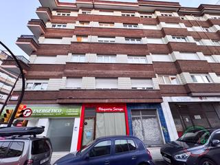 Geschäftsraum in Gijón - calle esperanto 5. Se vende local comercial en el coto.