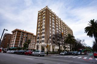 Appartamento in Gijón - calle carreño miranda 7. Impresionante vivienda con garaje 4 dormitorios en el bibio
