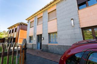 Casa a Riosa - barrio prunadiella 12. Venta casa y finca a pie del angliru riosa