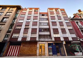 Pis a Gijón - calle pinzon 18. Piso en venta de 3 habitaciones en el cerillero