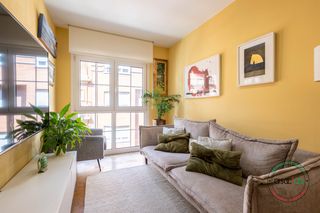 Appartamento in Gijón - calle ezcurdia 54. Bonito piso de 2 habitaciones en venta junto a la escalera 8 de