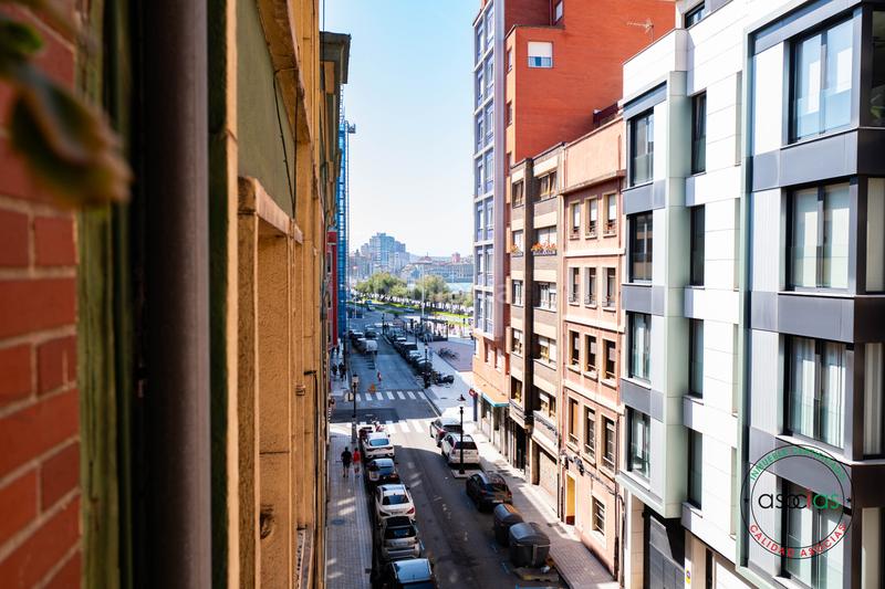 Foto c76ef401-7ace-451b-811c-2a3df7f48514. Piso en Gijón - calle ezcurdia 54 bonito piso de 2 habitaciones en venta junto a la escalera 8 de la playa san lorenzo y vistas al mar en Gijón