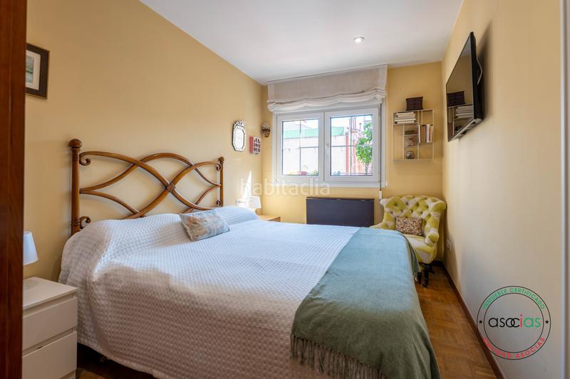 Foto d085d1ca-a3ed-47b9-b038-4bc98db192b5. Piso en Gijón - calle ezcurdia 54 bonito piso de 2 habitaciones en venta junto a la escalera 8 de la playa san lorenzo y vistas al mar en Gijón