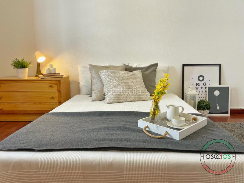 Foto 32b7cf00-e3cc-420e-8ce6-9f0e3d40f7e3. Pis a Gijón - calle castro romano 2 a Cimadevilla Gijón