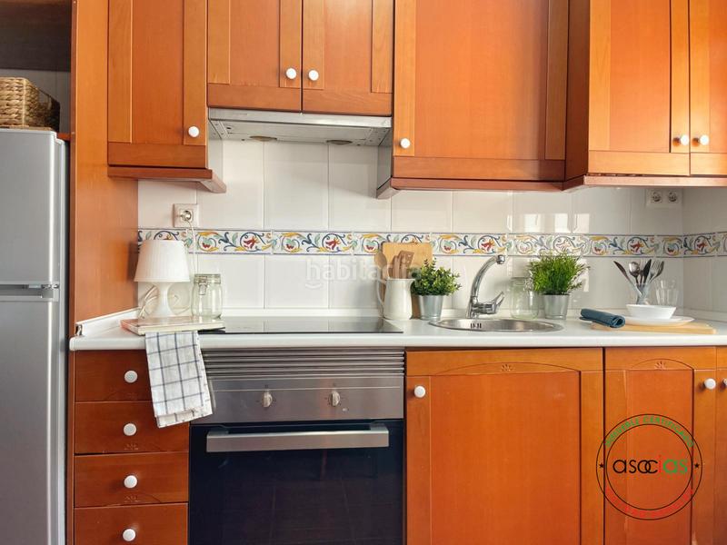 Foto 6b40a5b1-9b87-442c-871e-c8d421db5ec2. Pis a Gijón - calle castro romano 2 a Cimadevilla Gijón