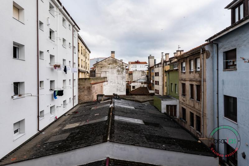 Foto aa9eb8f8-aaa2-4aac-8ee2-4e0011b3dbdb. Pis a Gijón - calle castro romano 2 a Cimadevilla Gijón