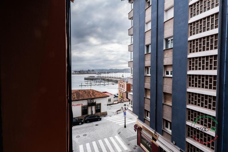 Foto f99407f4-9f15-4b88-9fc4-e26a4d9d65af. Pis a Gijón - calle castro romano 2 a Cimadevilla Gijón