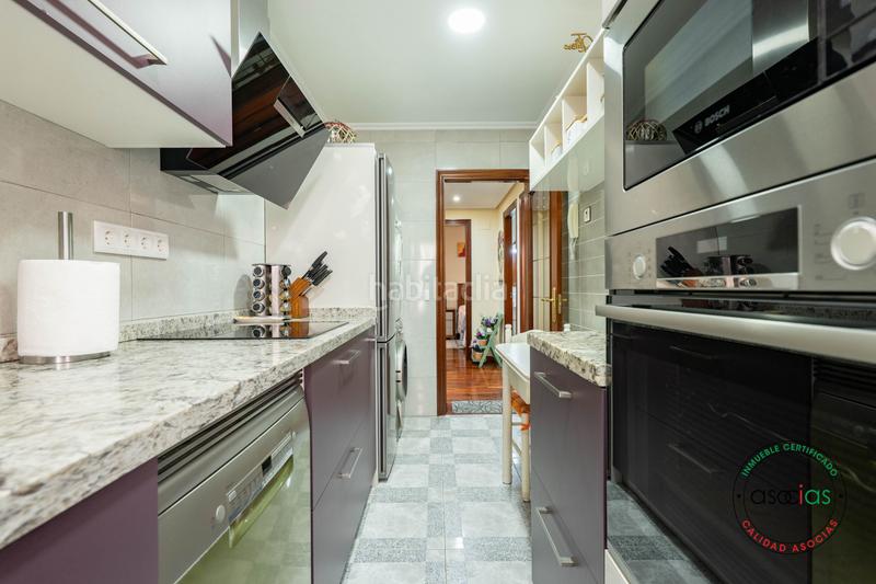 Foto ab6f7298-87f8-43ef-b5a7-a7db72da2255. Flat with heating in Ceares Gijón