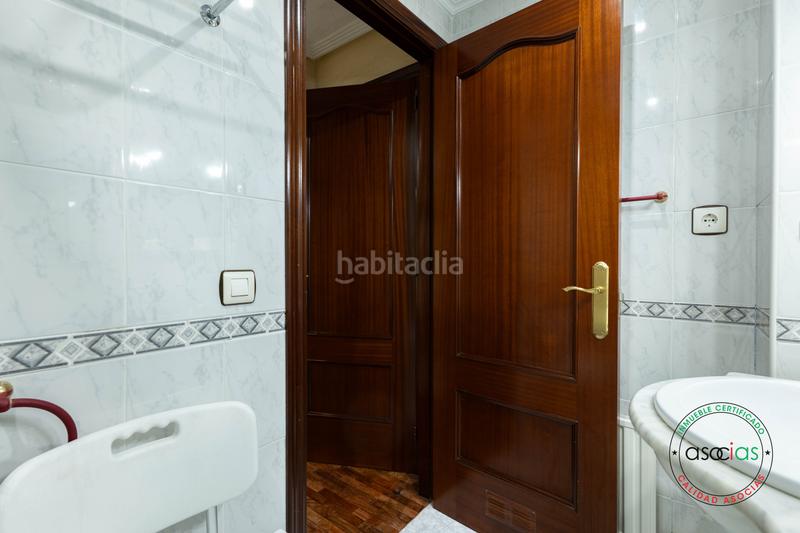 Foto f46f046a-29b4-4cfb-9ada-33065e333f00. Flat with heating in Ceares Gijón