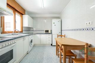 Flat en Oviedo - calle victor saenz 5. Venta vivienda 3 dormit, garaje y trastero  en el cristo oviedo