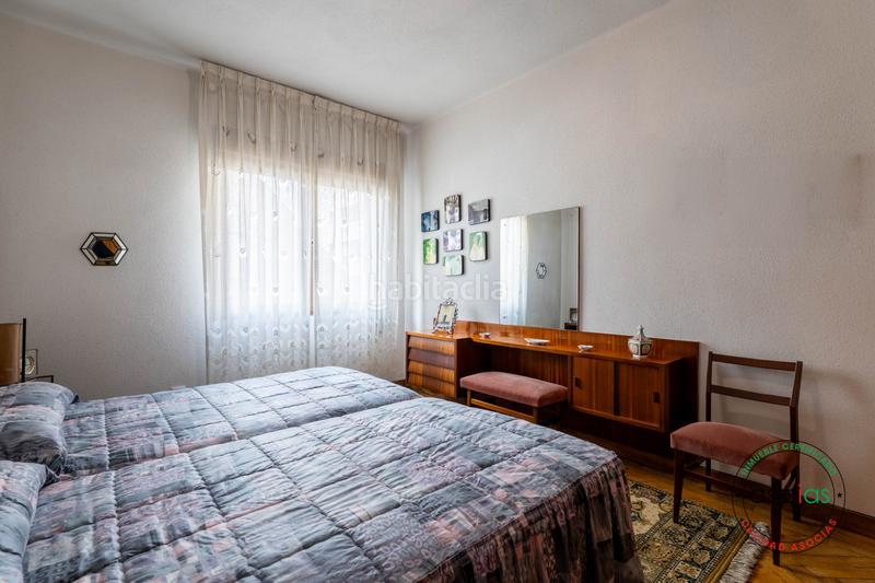 Foto 6a835ebe-47d1-4e1c-a529-365ef72017c8. Piso en Gijón - calle padilla 5 4 dormitorios, 2 baños, salón, cocina y plaza de garaje con espacio, luz y potencial en pleno Centro de la ciudad en Gijón